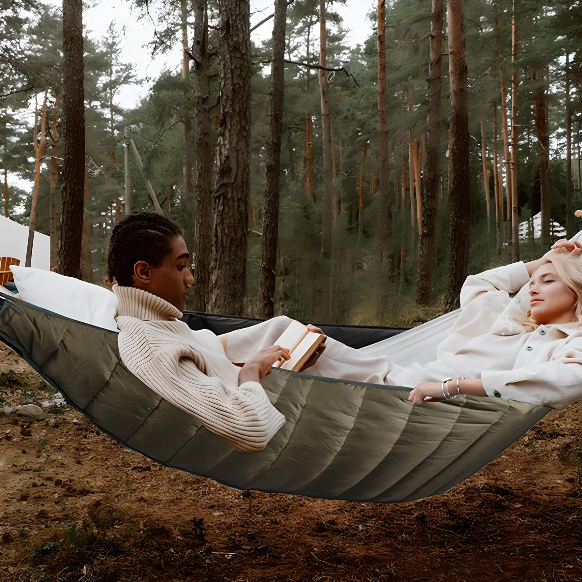 hammocki-nsulation-couple-siiting